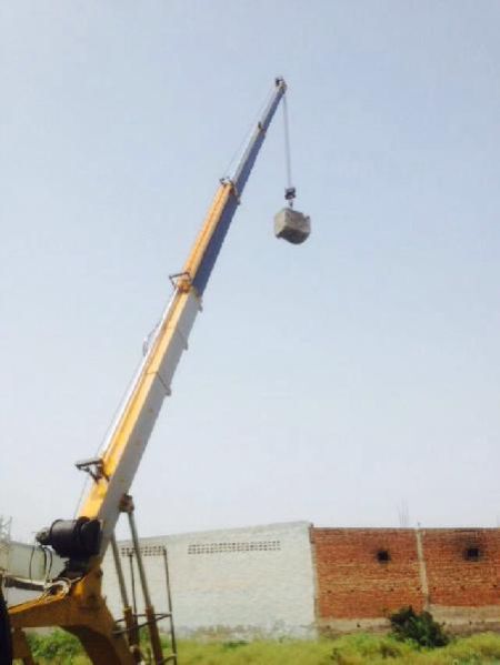 15 Ton Hydraulic Mobile Truck Crane 04