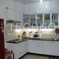 U Shaped Modular Kitchen 01
