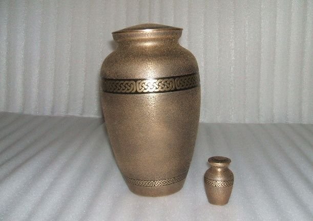 2813-B Classic Urn