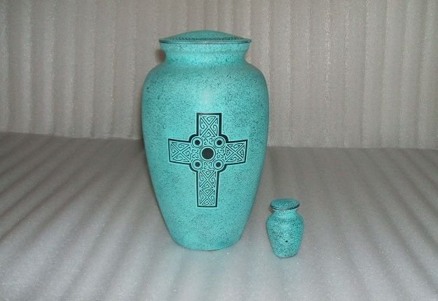 2814-A Classic Urn