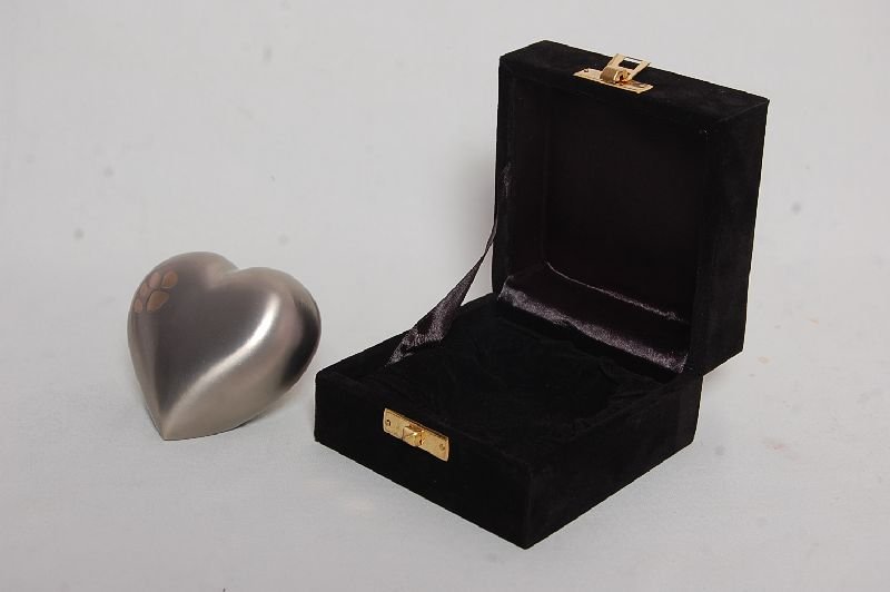 Heart Shaped Urns 03