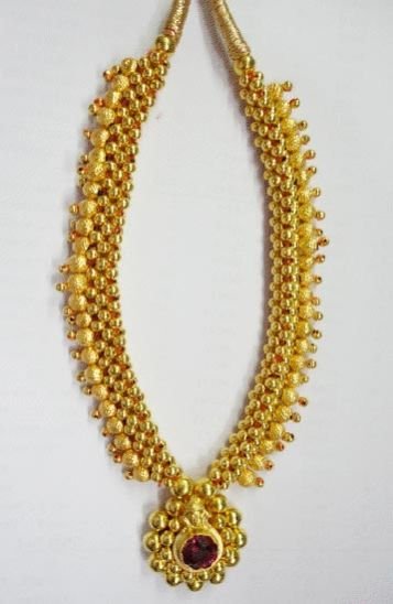 Thushi Necklace 