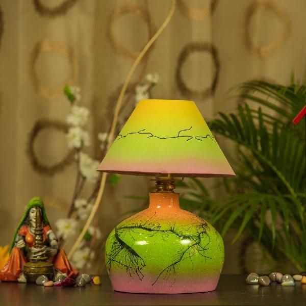 Kalaplanet Hand-painted terracotta Warli Lamp