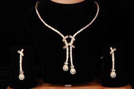 Necklace Set 06