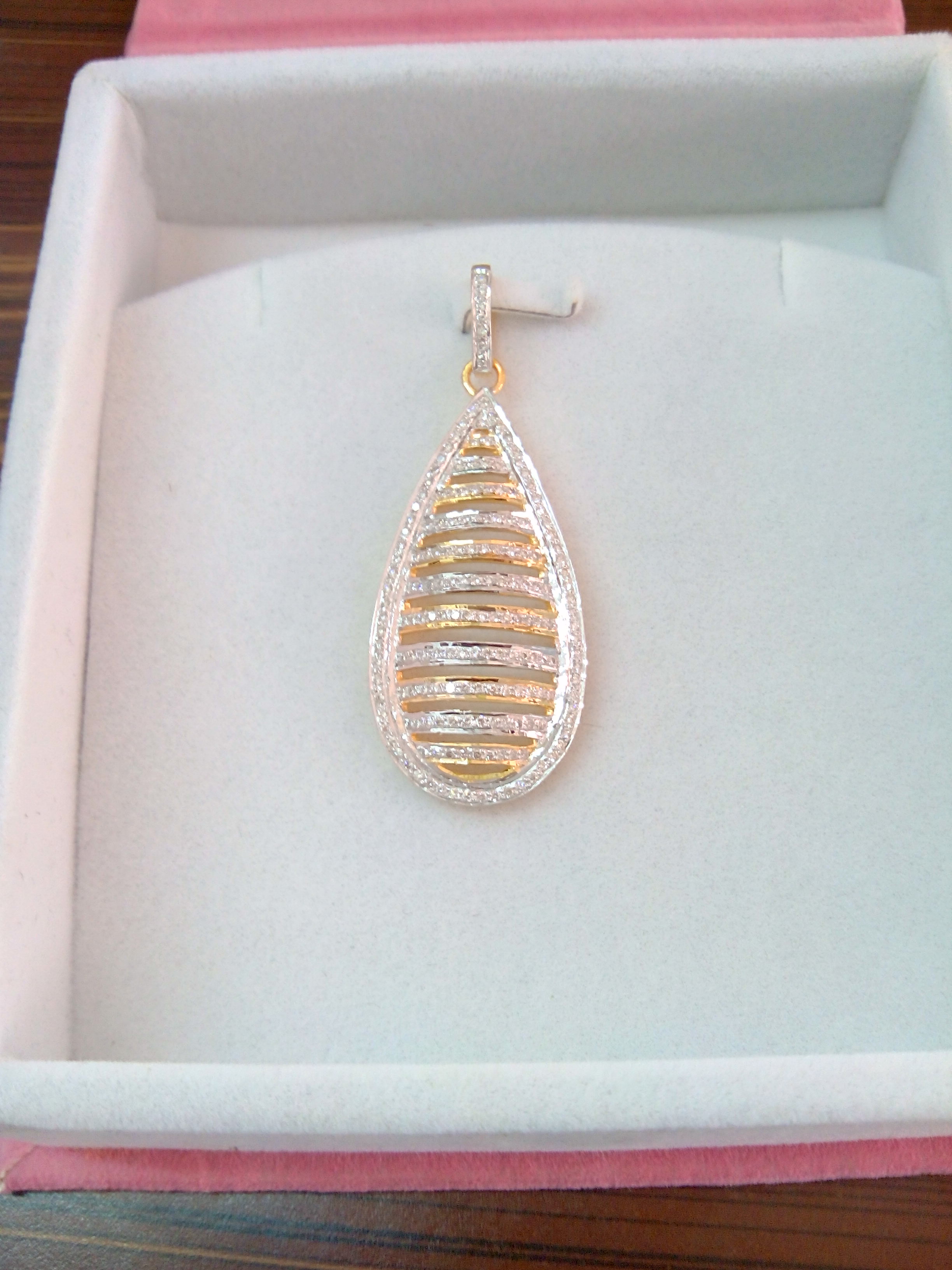 Diamond pendant sets