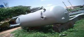 Air saturation vessel