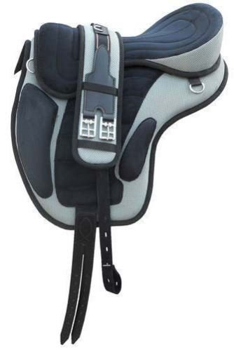 Treeless Horse Saddle 01