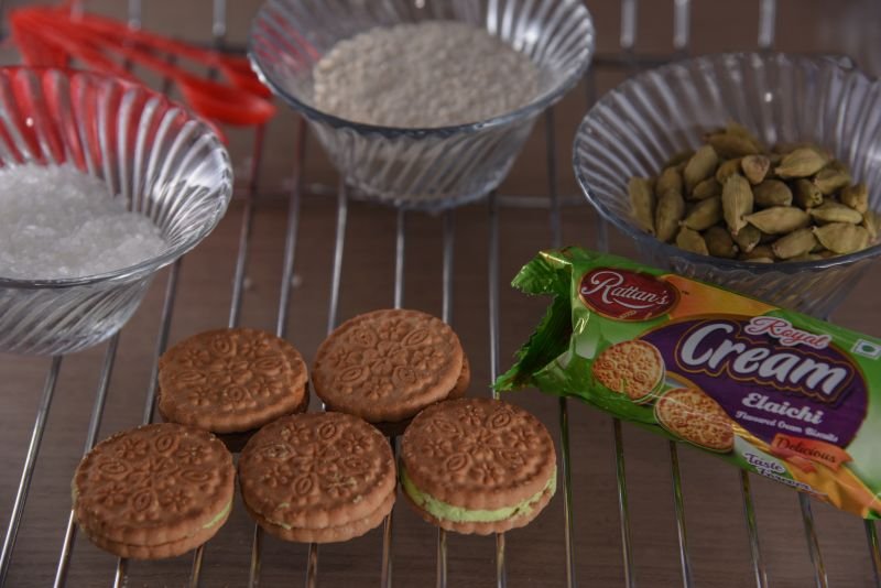 Royal Cream Elaichi Biscuits 01