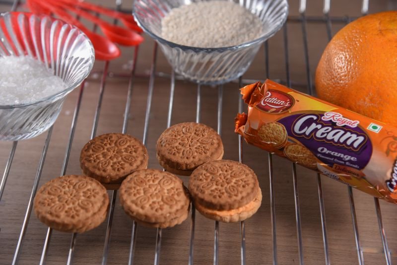 Royal Cream Orange Biscuits 01