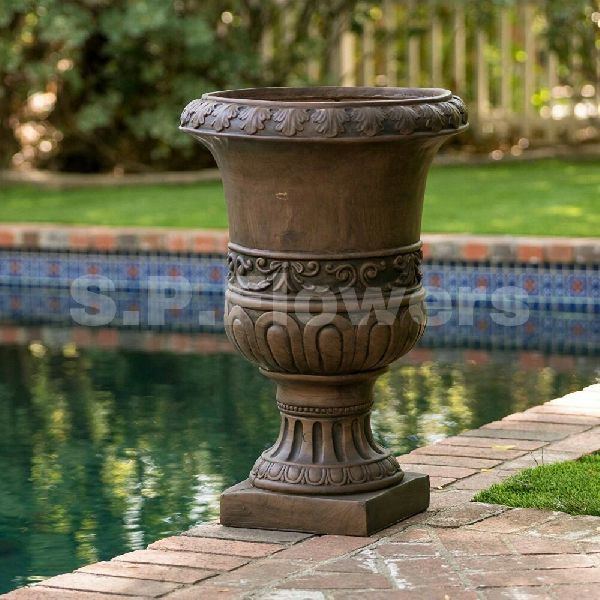 V18 Garden Vase & Pot