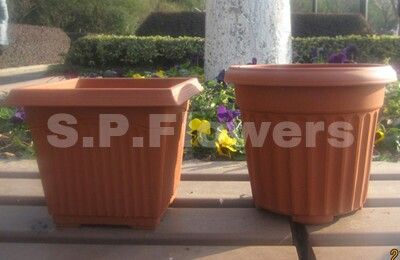 V45 Garden Vase & Pot