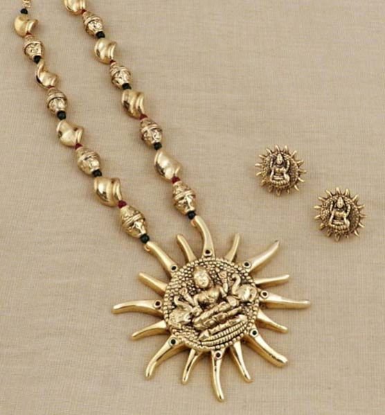 Temple Necklace Set