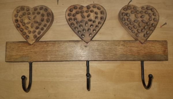 Wooden Key Hanger 01