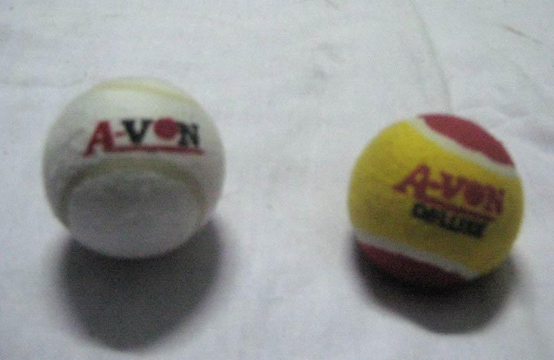 Tennis Cricket Balls  01