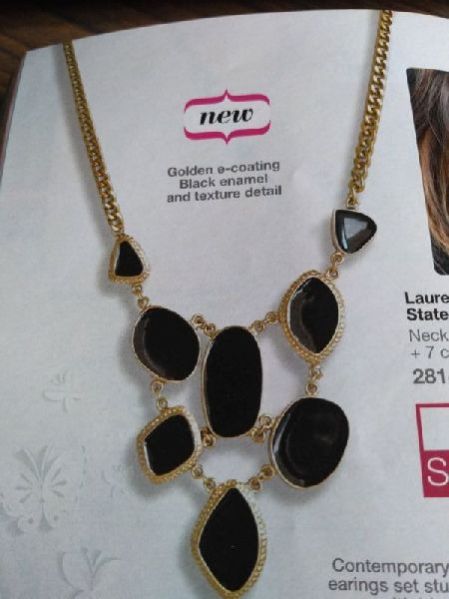 Artificial Necklace Set 05