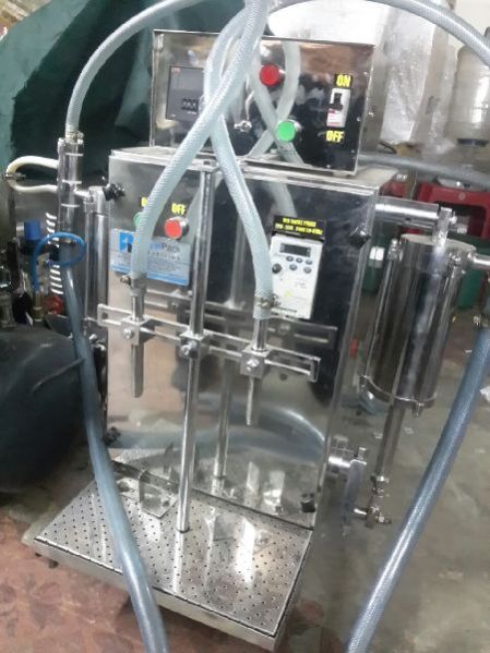 Semi Automatic Liquid Filling Machine 01