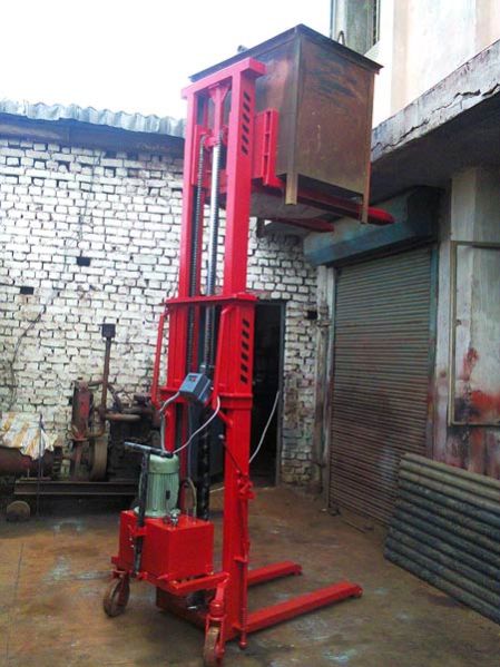 Hydraulic Telescopic Stacker 2