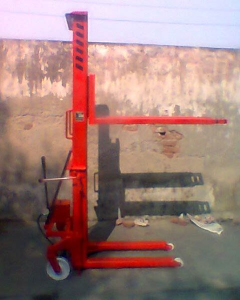 Manual Hydraulic Stacker