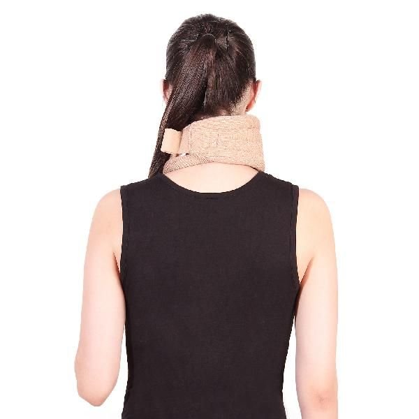 SM Soft Cervical Collar With Support Vent 04