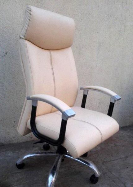 Revolving Office Boss Chairs 03