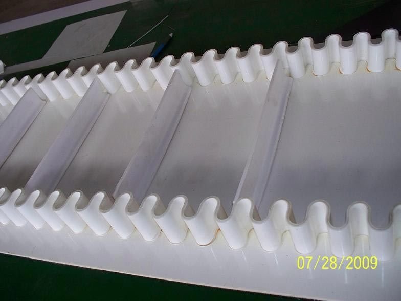 White Corrugated Sidewall Conveyor Belt
