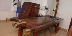 DHARAPATHI WITH STAND WOOD- KUNNI VAGA