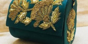 Handwork Suedebehard Clutches