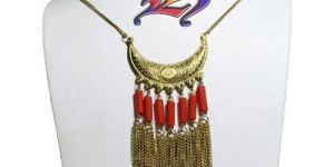 Fashionable Pendant Necklace