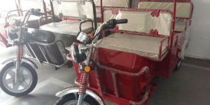 Battery Operated Auto Rickshaw