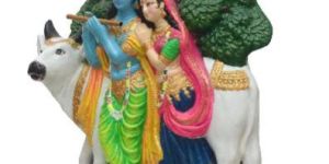 Sculpture Radhe Krishna under Tree