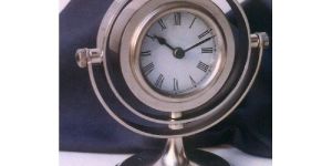 ANTIQUE METAL DESKTOP CLOCK
