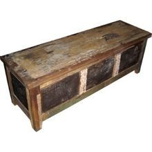 RUSTIC WOOD STORAGE TRUNK