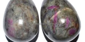 Gemstone Ruby in Garnet Eggs