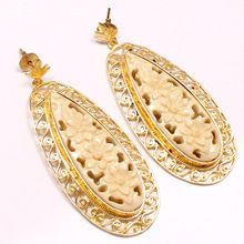 22 CT Gold Plating Leaf Shape White Color Beautiful Designer Studs Vintage Earing