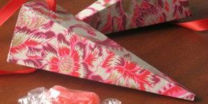 Wedding Favors Folding Paper Cone Boxes