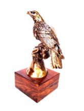 BRONZE FINISH EAGLE STATUE ON WOOD BASE