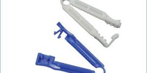 Umbilical Cord Clamp for Clamping Umbilical Cord of Newly Born Baby