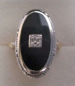 Ring with Black Onyx and Diamond
