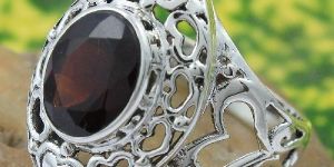 GARNET GEMSTONE DESIGNER RING