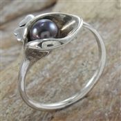 GREY PEARL GEMSTONE DESIGNER RING
