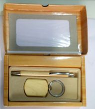 WOOD KEY CHAIN SET