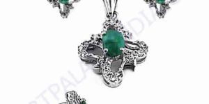 Cz and Dyed Emerald Silver Jewelry Set