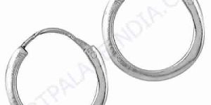 Girls Wear Plain Silver Earring