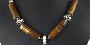 Gorgeous Artistic Silver Pendant Necklace