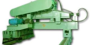 TRAVELING TYPE HOT SAW