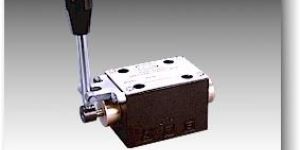 Lever Operated Direction Control Valve