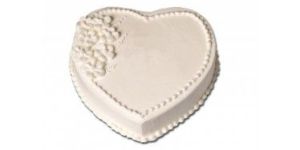 PINEAPPLE HEART SHAPED CAKE