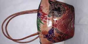 V Shap D Handle Shoping