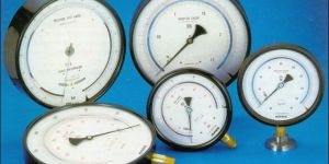 Test and Master Pressure Gauges