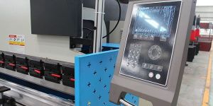 THREE Axis CNC Press Brake